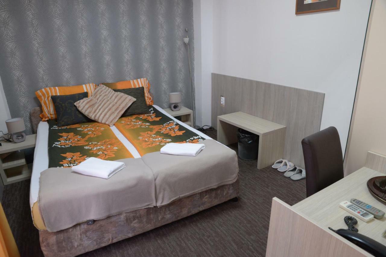 Guest House Golden Coin Nis Luaran gambar