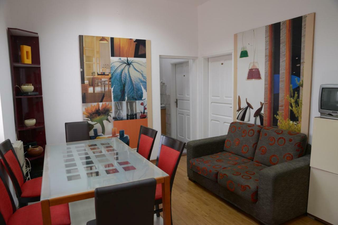 Guest House Golden Coin Nis Luaran gambar