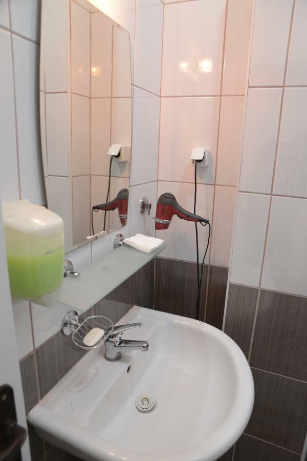 Guest House Golden Coin Nis Luaran gambar
