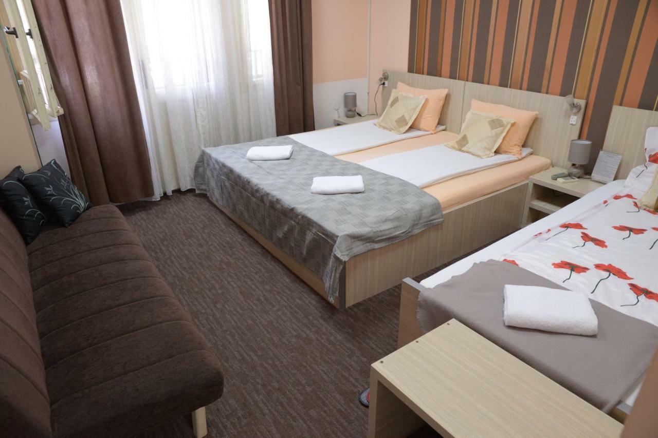 Guest House Golden Coin Nis Luaran gambar