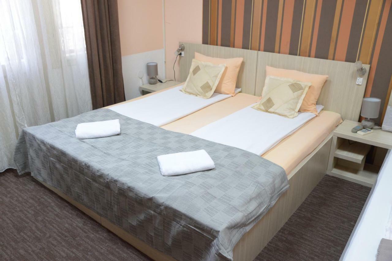 Guest House Golden Coin Nis Luaran gambar