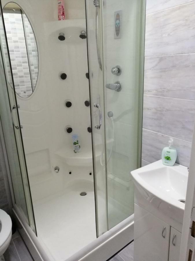 Guest House Golden Coin Nis Luaran gambar